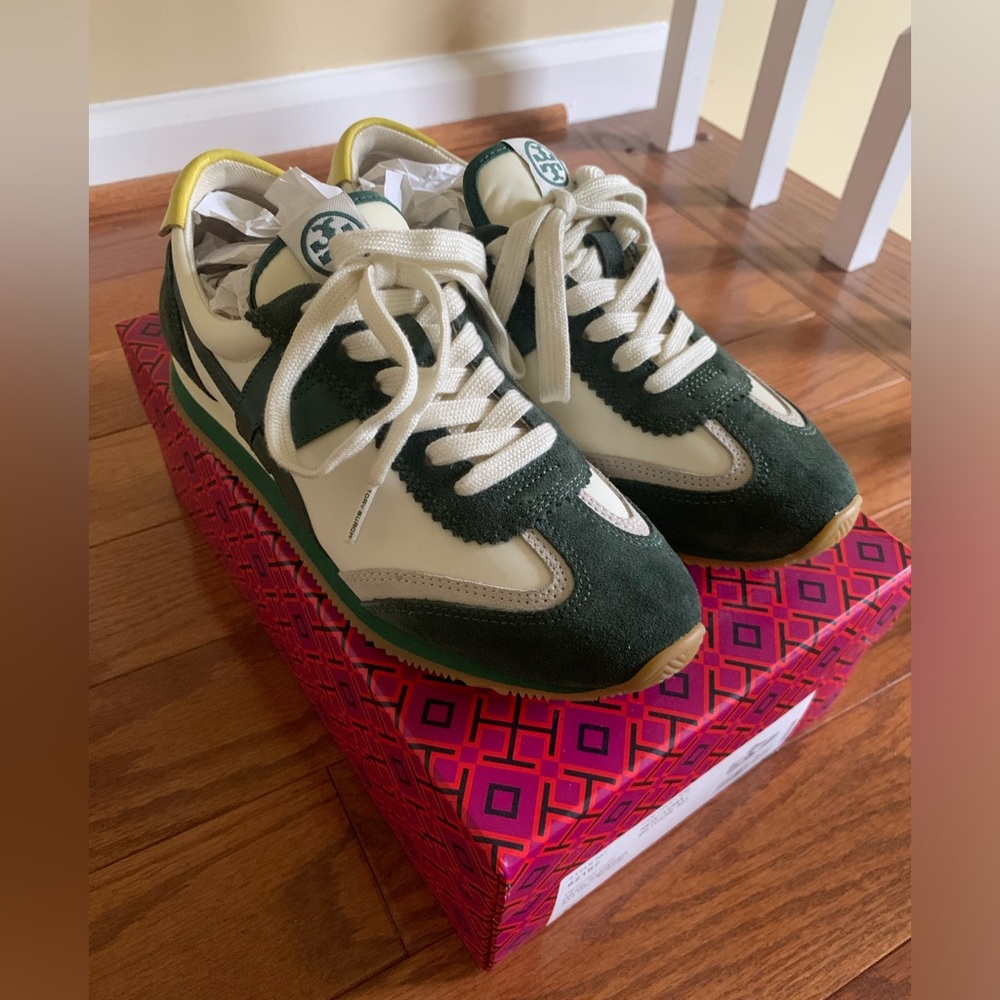 Tory Burch Hank Suede Sneakers Lace Up Ivory and Green Womens Size 6.5 NIB